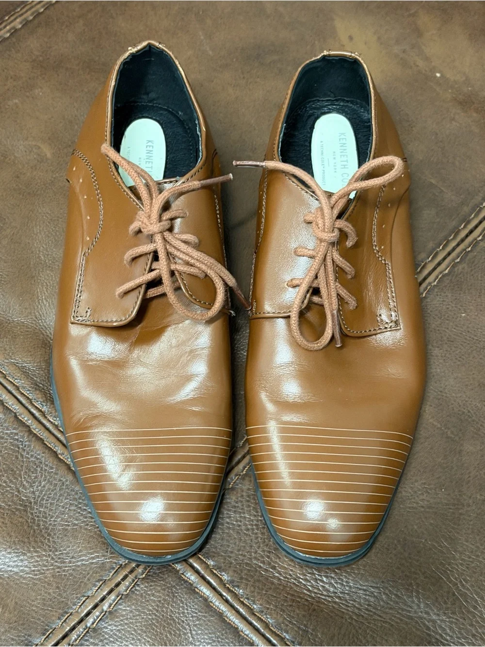 Kenneth Cole Men's Tan Leather Lace-Up Oxfords. it says US5.5,more like 8-9  117